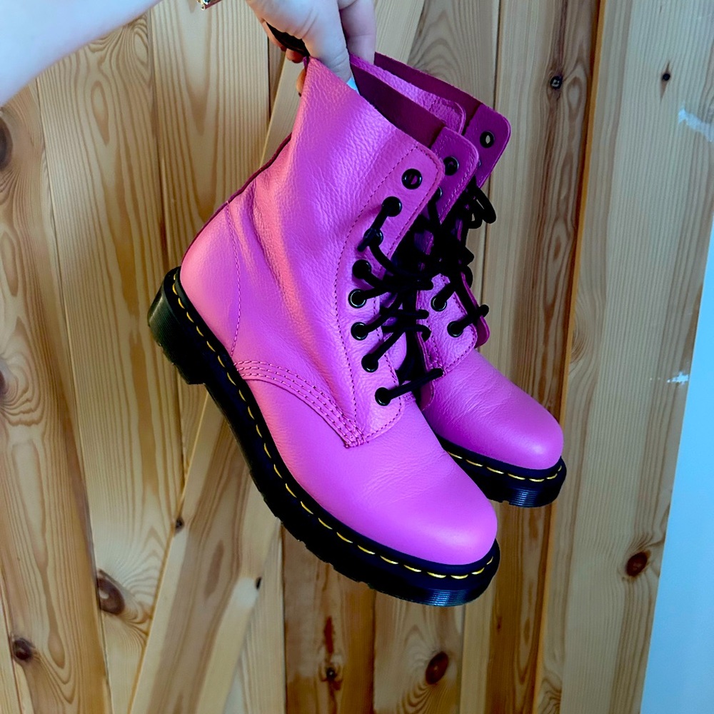 Pink Doc Martens (7)